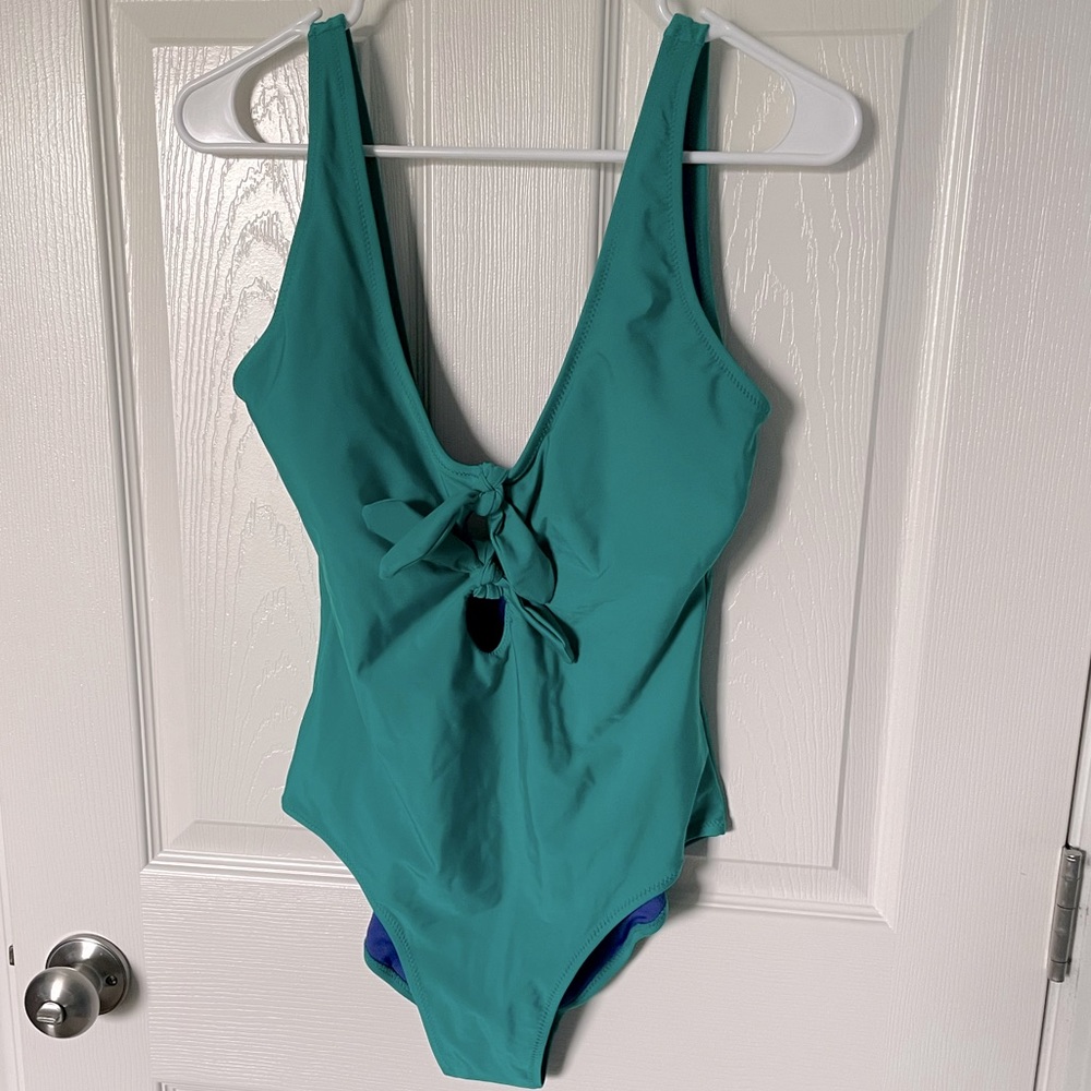 Old navy swim suite | L